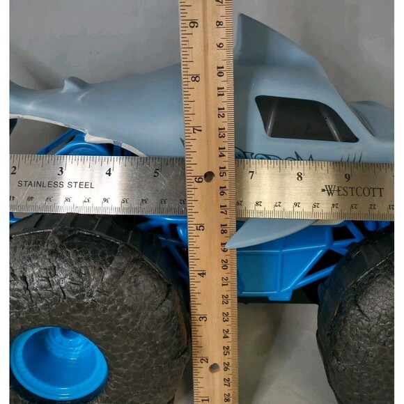 Monster Jam Megalodon Storm RC Monster Truck 16” No Remote Spin Master Terrain - Picture 15 of 16